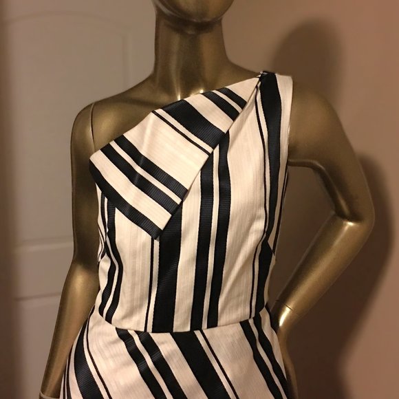 KAY UNGER One-Shoulder Cross Front Maxi Dress - Picture 7 of 16